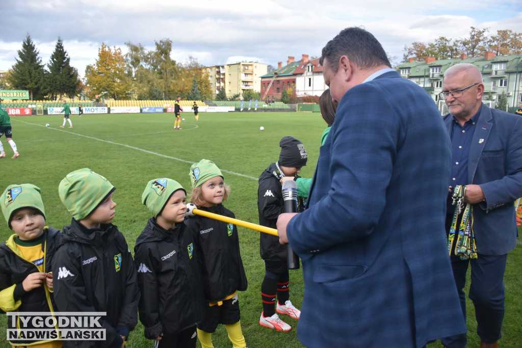 Pasowanie młodych piłkarzy Siarki Tarnobrzeg