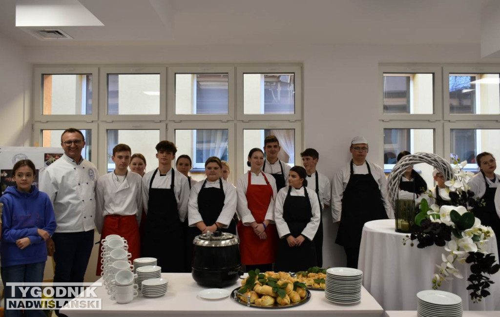 Pieczenie rogali świętomarcińskich w Sandomierzu