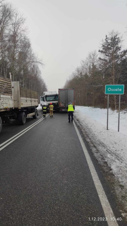 Zderzenie ciężarówek na DK79