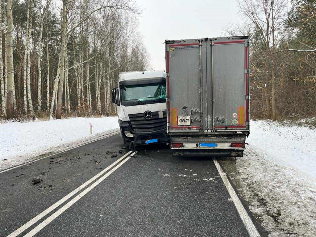 Zderzenie ciężarówek na DK79