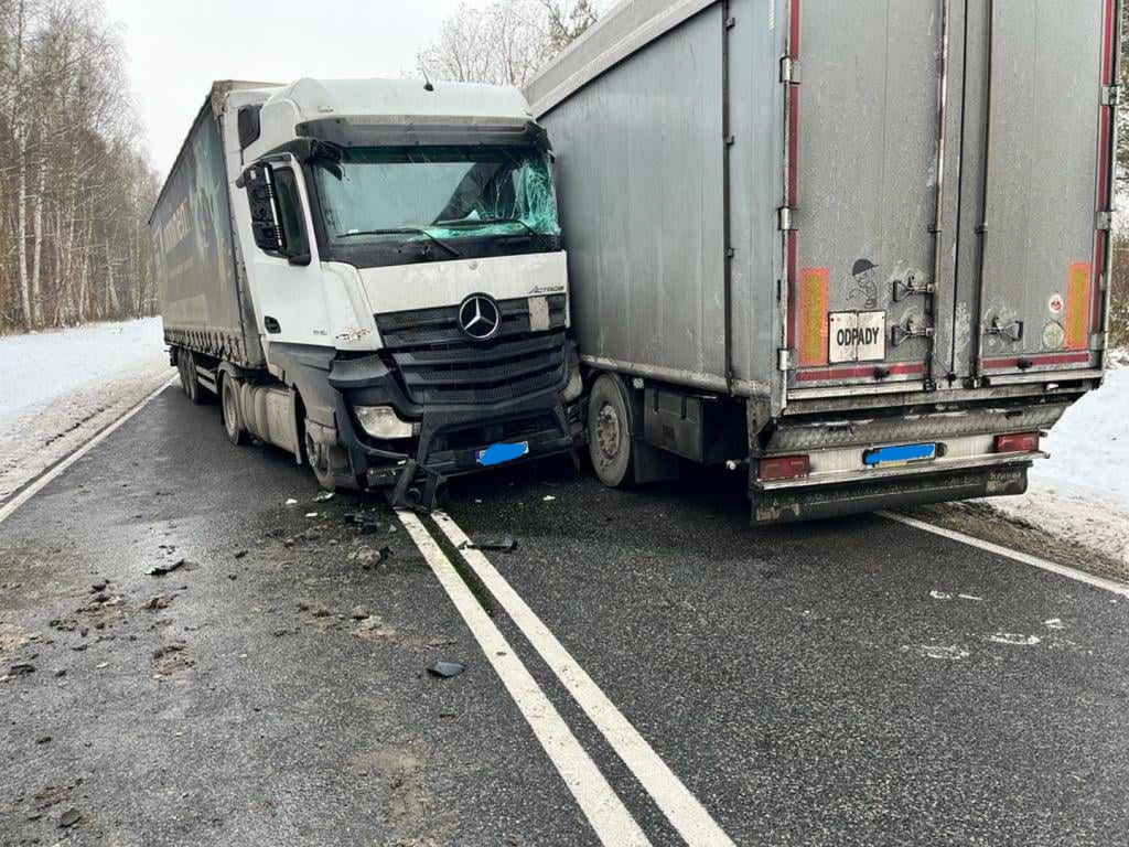 Zderzenie ciężarówek na DK79