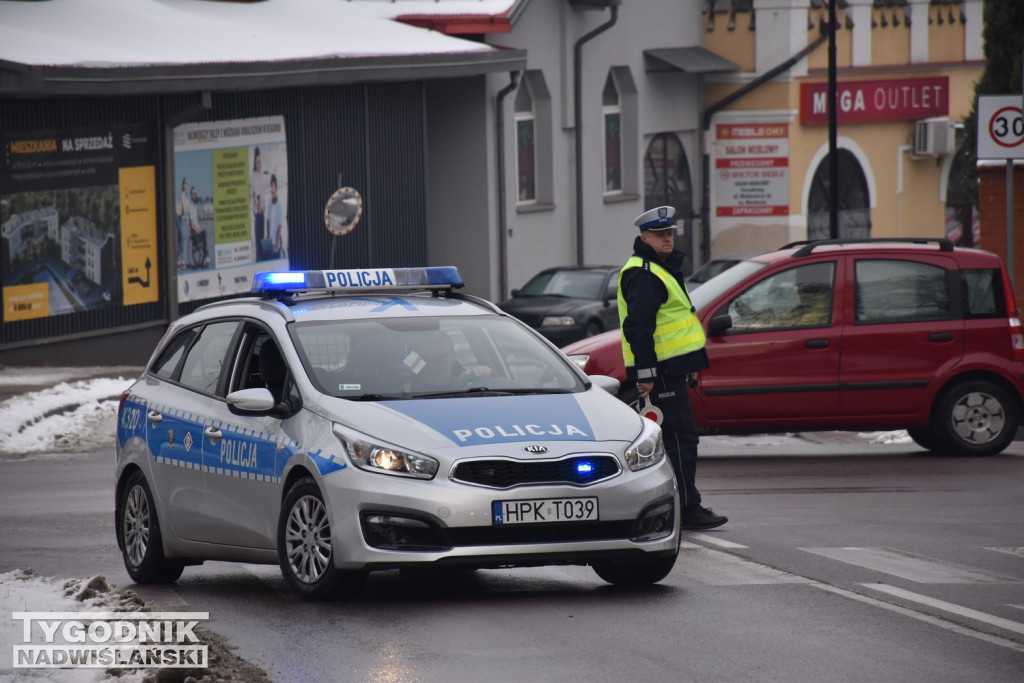 Ćwiczenia przeciwpożarowe w komendzie policji
