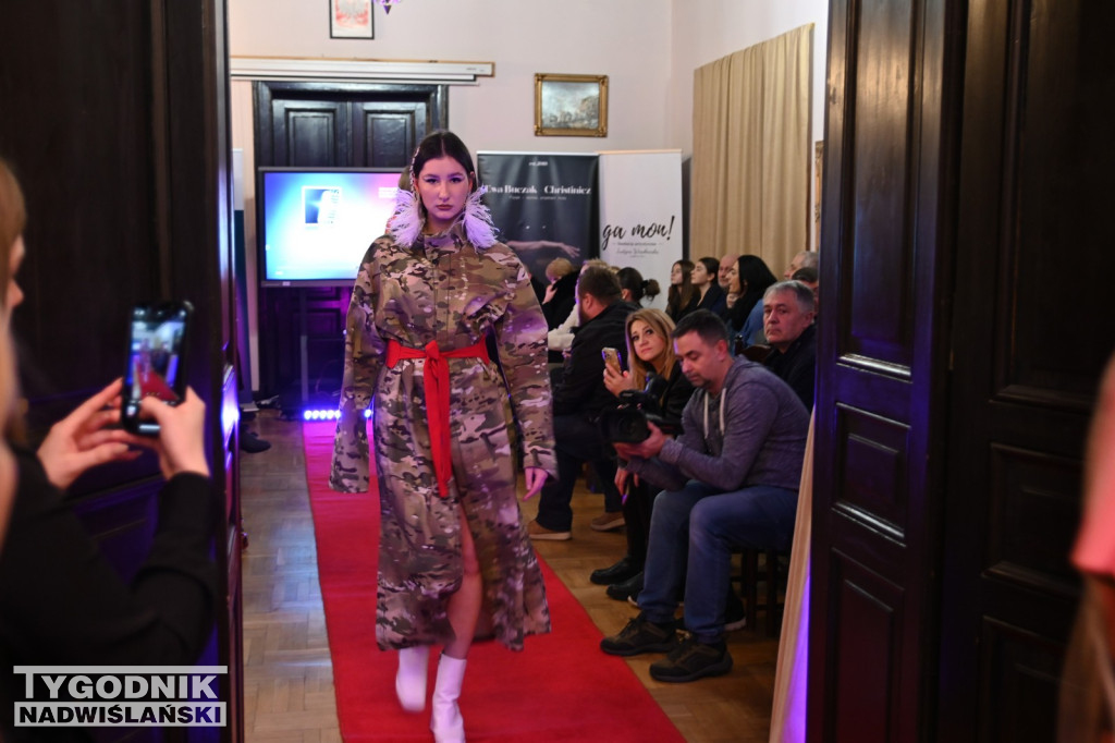 Etnodesign w nowoczesnym wydaniu - pokaz mody
