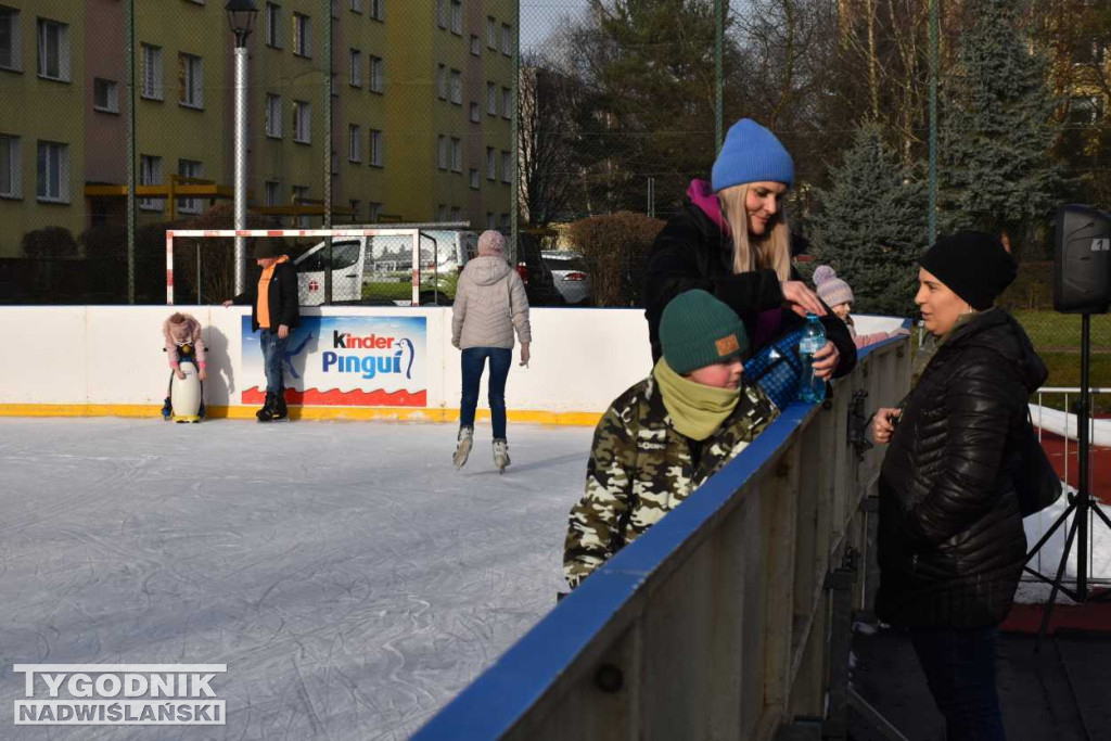 Sandomierz. Ostatni dzień roku na lodowisku