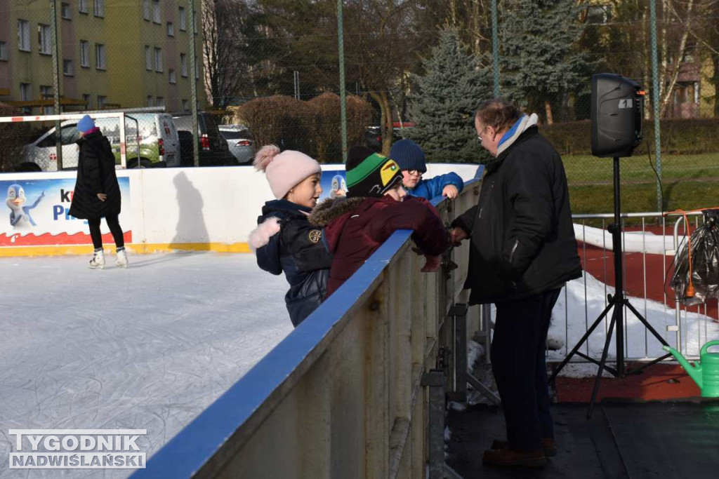 Sandomierz. Ostatni dzień roku na lodowisku