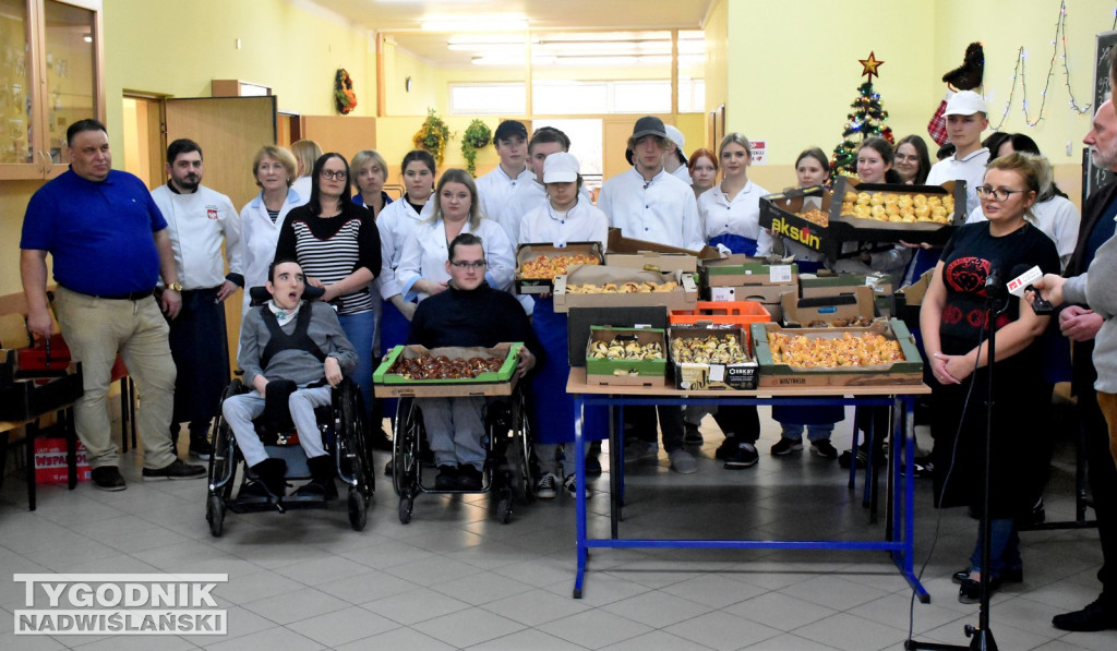 Pieczenie szczodraków na akcję charytatywną w Tarnobrzegu