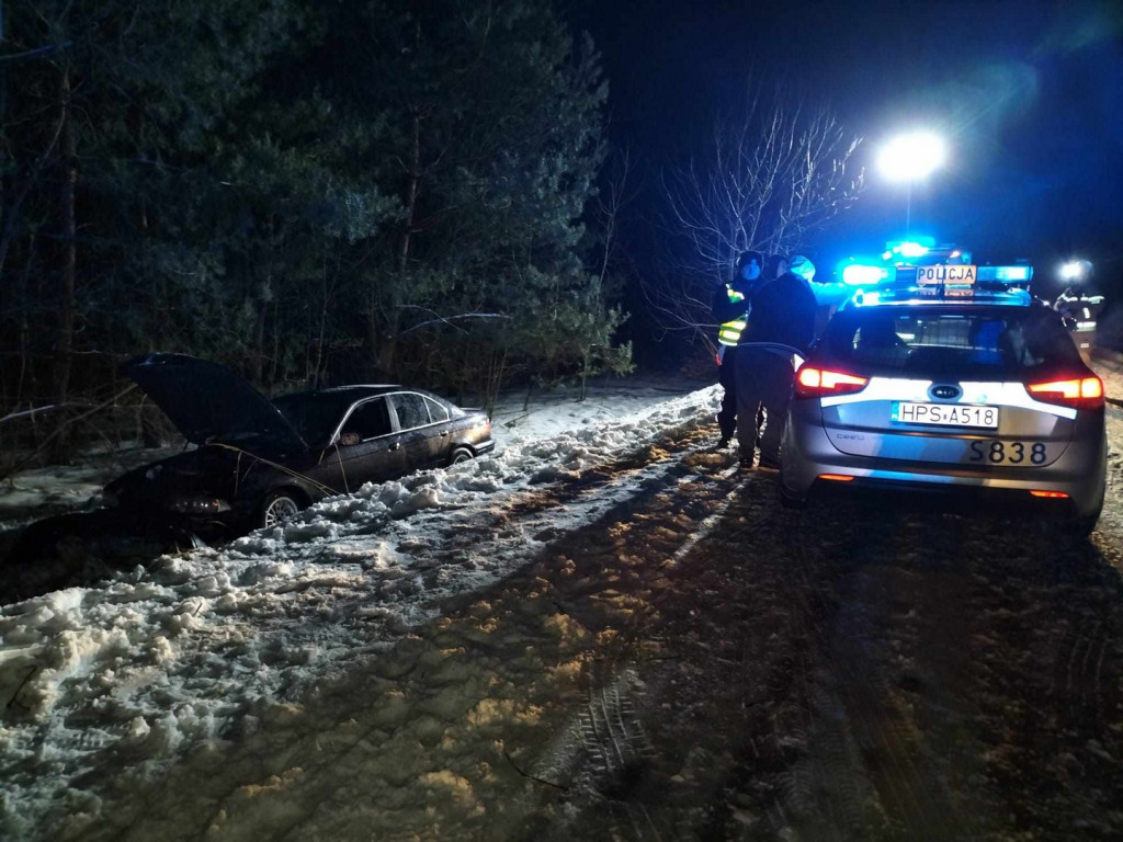 W powiecie staszowskim sarna wybiegła pod auto