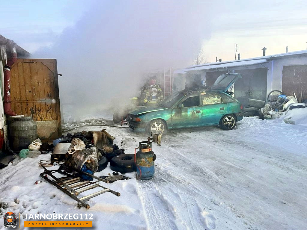 Pożar garażu w Tarnobrzegu