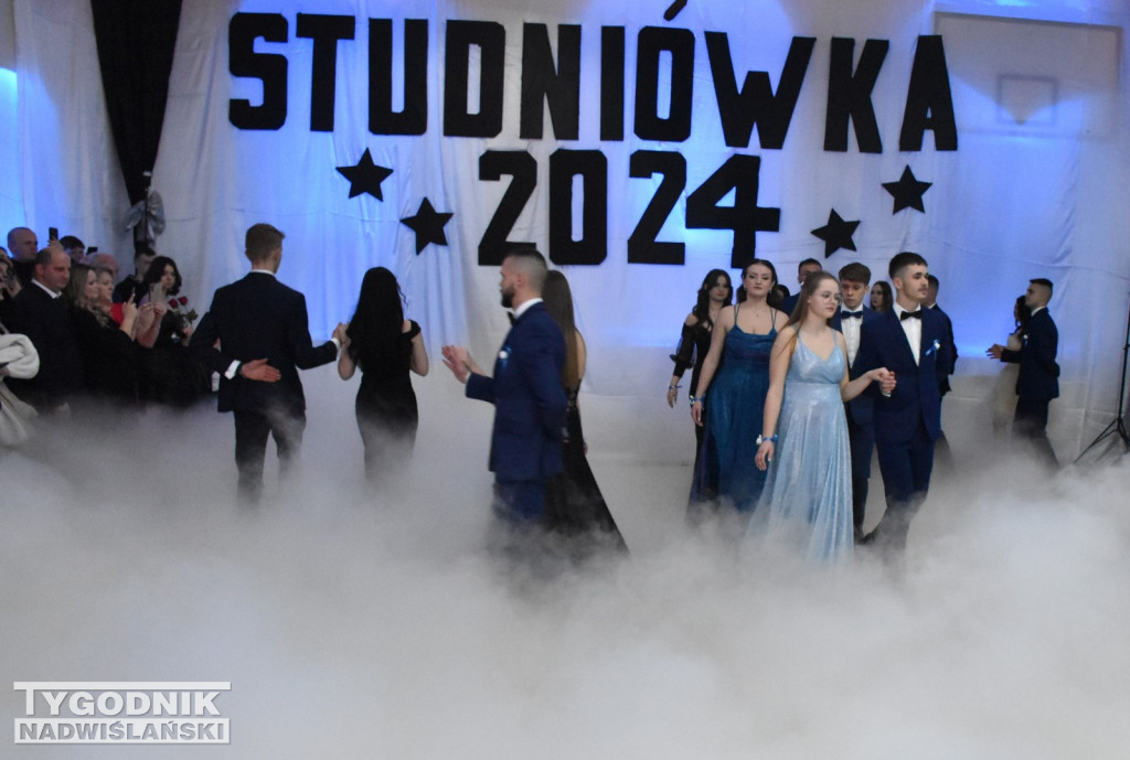 Studniówka 2024 LO w Chobrzanach