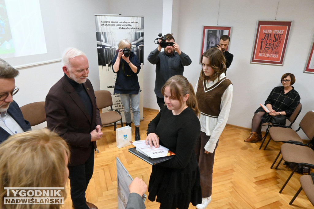 Spotkanie z Michałem Rusinkiem w tarnobrzeskiej bibliotece