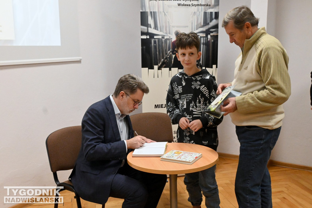 Spotkanie z Michałem Rusinkiem w tarnobrzeskiej bibliotece