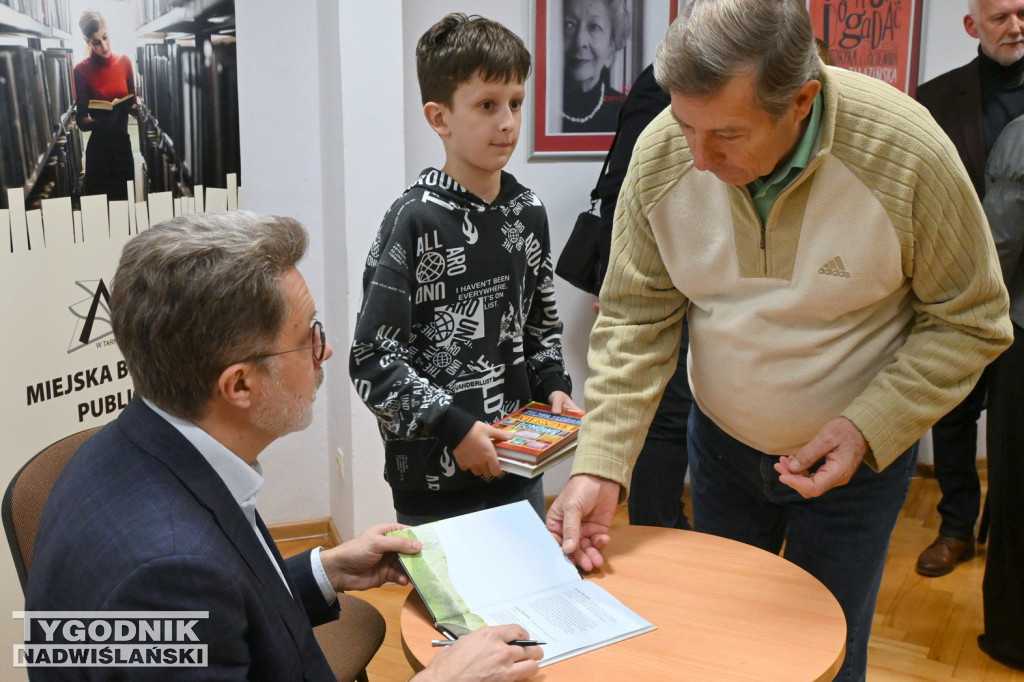 Spotkanie z Michałem Rusinkiem w tarnobrzeskiej bibliotece