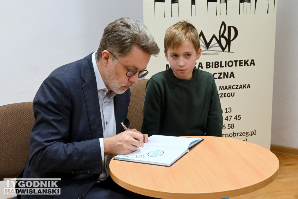 Spotkanie z Michałem Rusinkiem w tarnobrzeskiej bibliotece