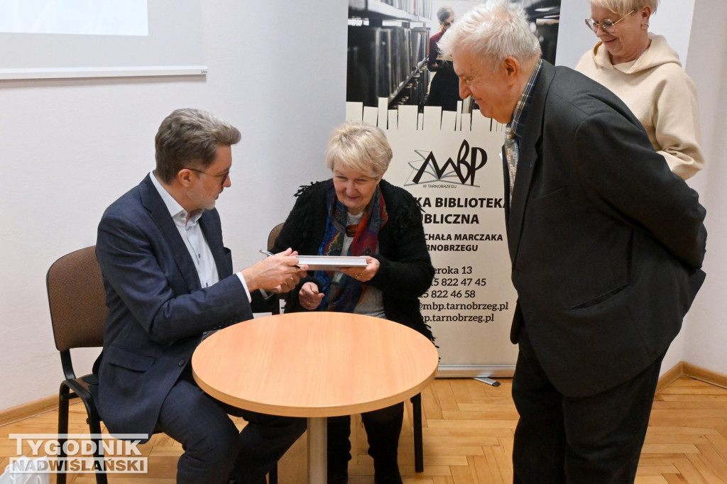 Spotkanie z Michałem Rusinkiem w tarnobrzeskiej bibliotece