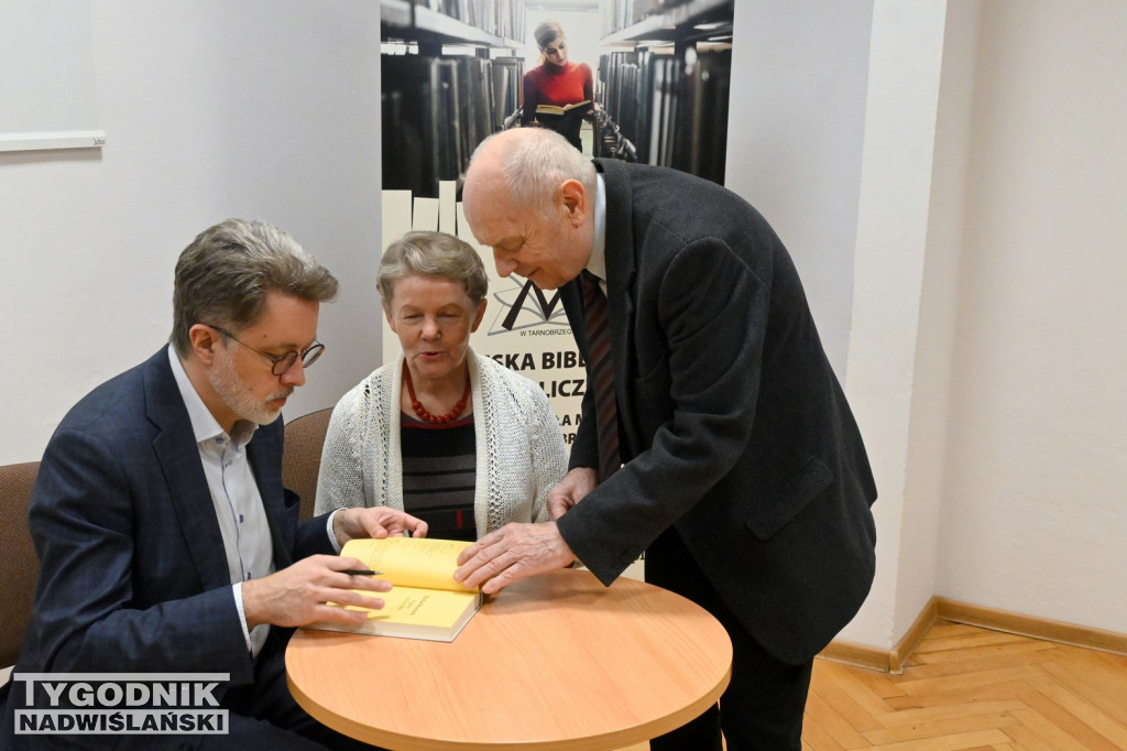 Spotkanie z Michałem Rusinkiem w tarnobrzeskiej bibliotece