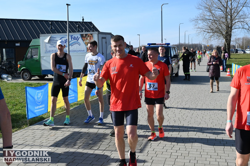 Zimowy bieg i Yeti Run nad Jeziorem Tarnobrzeskim