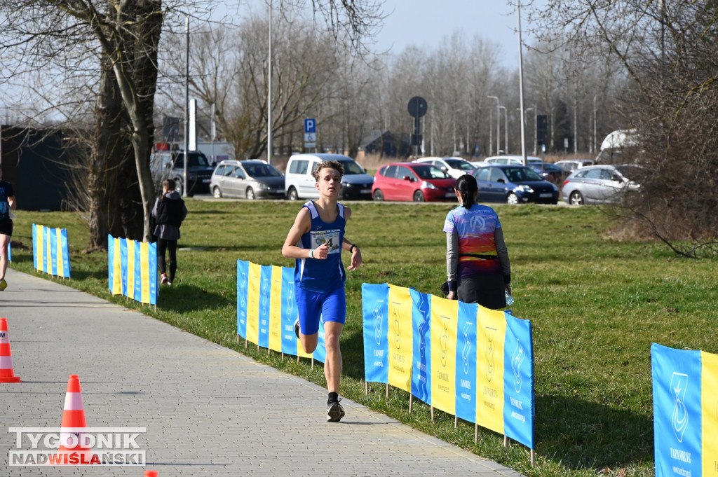 Zimowy bieg i Yeti Run nad Jeziorem Tarnobrzeskim