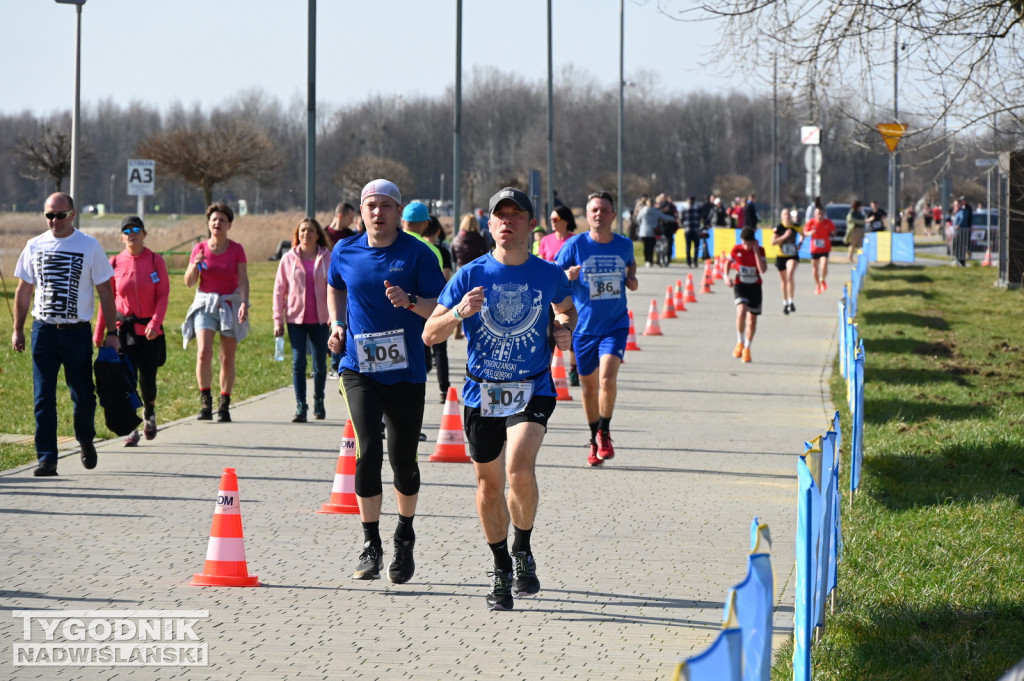 Zimowy bieg i Yeti Run nad Jeziorem Tarnobrzeskim