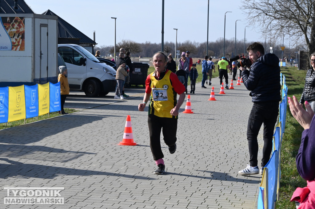 Zimowy bieg i Yeti Run nad Jeziorem Tarnobrzeskim