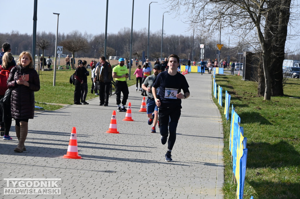 Zimowy bieg i Yeti Run nad Jeziorem Tarnobrzeskim