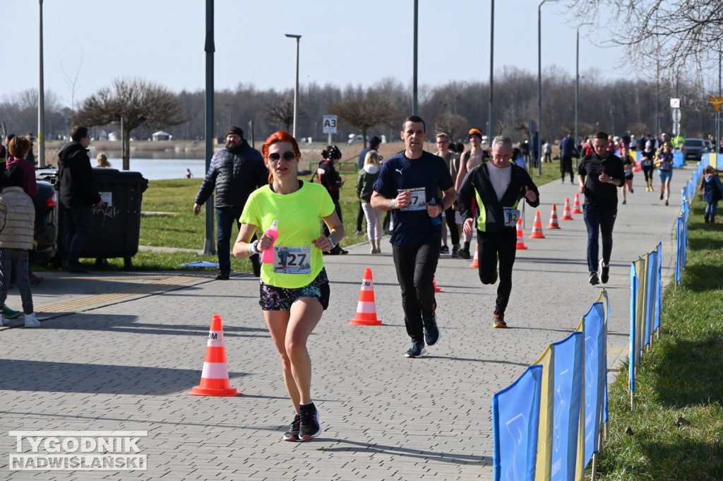 Zimowy bieg i Yeti Run nad Jeziorem Tarnobrzeskim