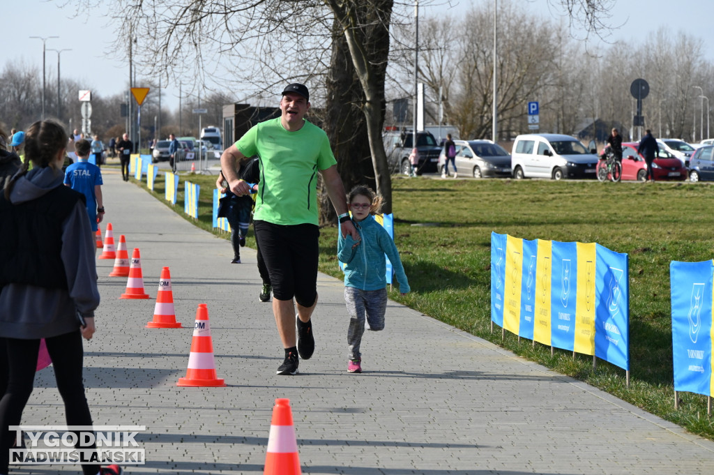 Zimowy bieg i Yeti Run nad Jeziorem Tarnobrzeskim