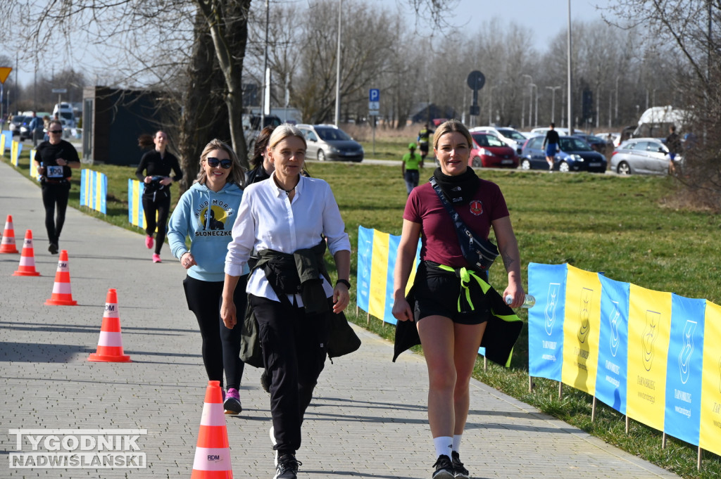 Zimowy bieg i Yeti Run nad Jeziorem Tarnobrzeskim