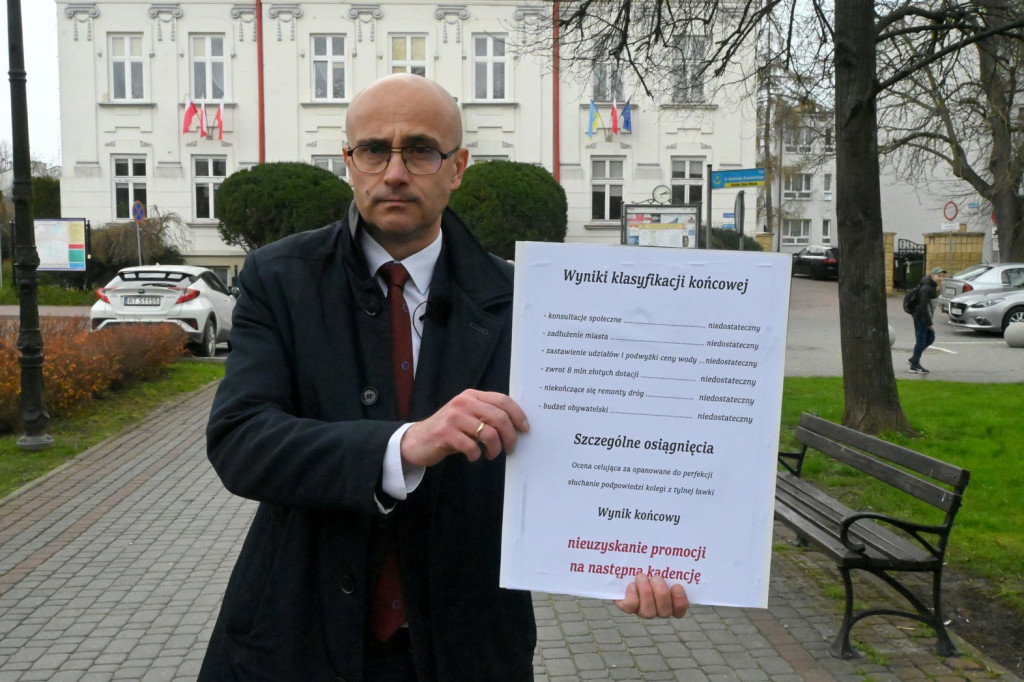 Kandydat Tomasz Stróż wystawił świadectwo prezydentowi