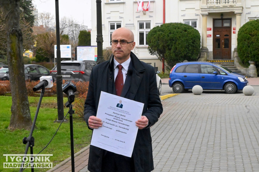Kandydat Tomasz Stróż wystawił świadectwo prezydentowi