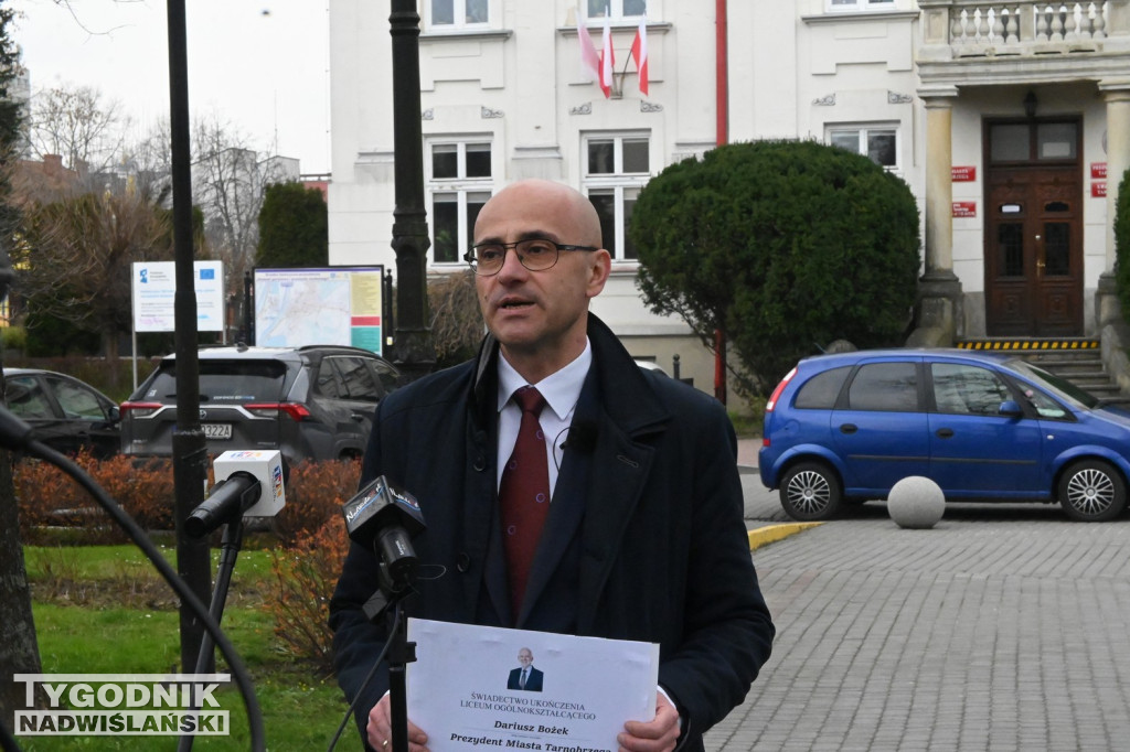 Kandydat Tomasz Stróż wystawił świadectwo prezydentowi