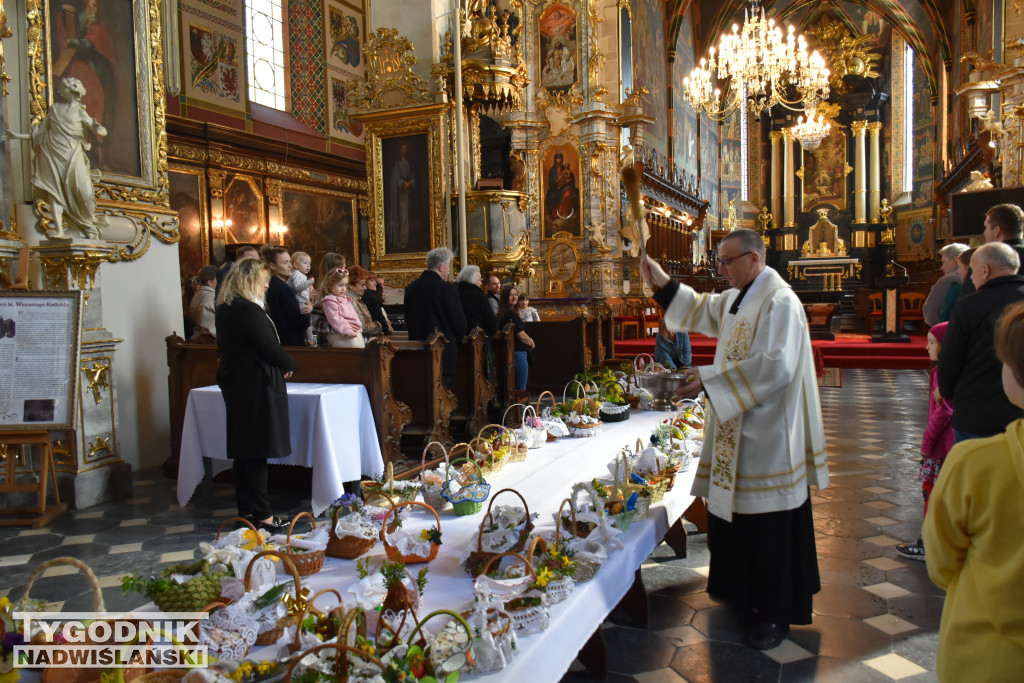 Święcenie pokarmów w sandomierskich kościołach