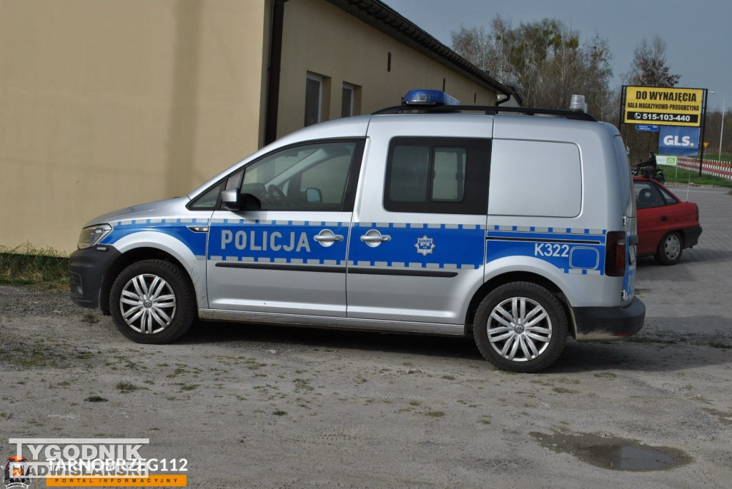 Pożar samochodu w Chmielowie