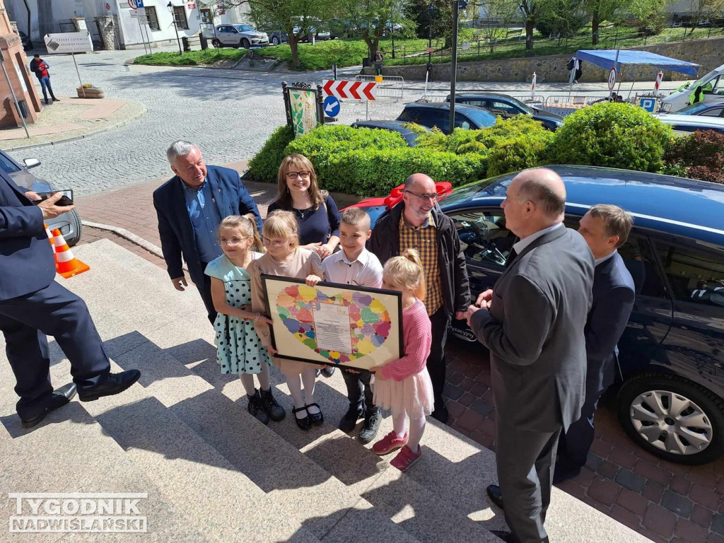 Samochód od Pilkingtona dla Domu Dziecka w Skopaniu