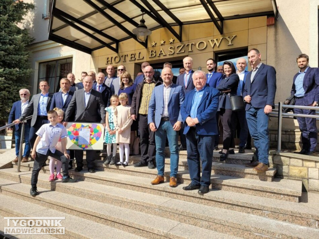 Samochód od Pilkingtona dla Domu Dziecka w Skopaniu