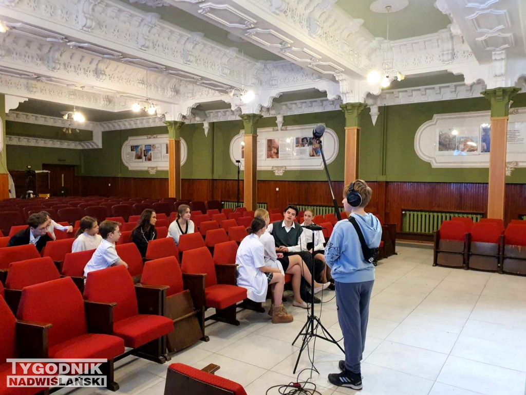 Zdjęcia z planu filmu kręconego przez ekipę z SP10