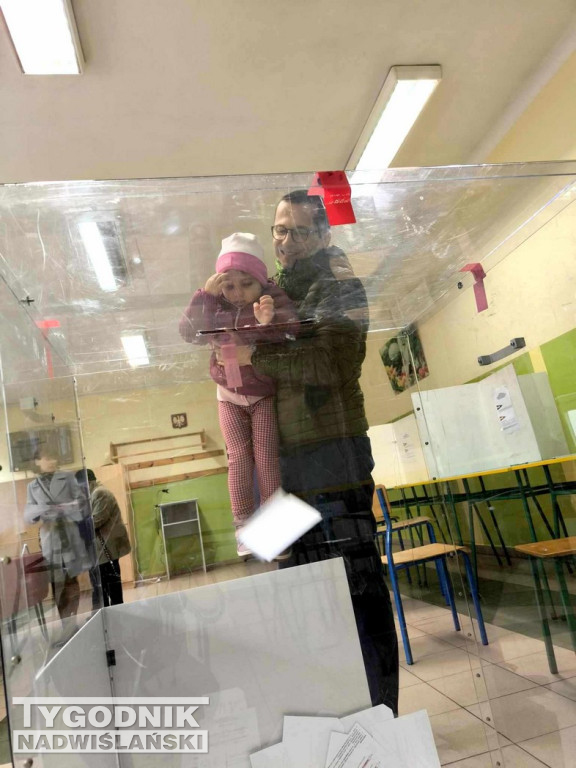 Tarnobrzeżanie głosują w 2 turze wyborów prezydenckich