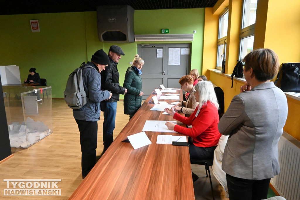Tarnobrzeżanie głosują w 2 turze wyborów prezydenckich