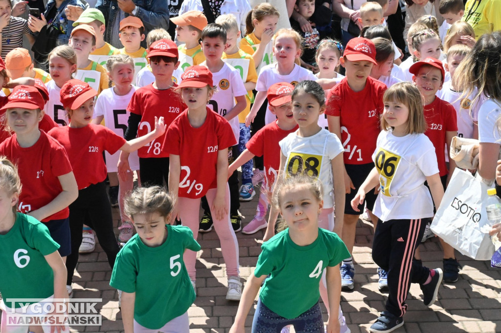 Sztafeta Przedszkolaków w czasie Biegu Siarkowca