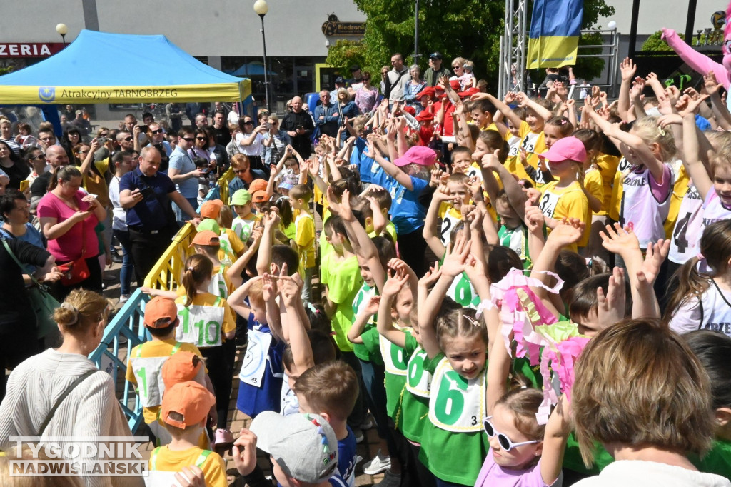 Sztafeta Przedszkolaków w czasie Biegu Siarkowca