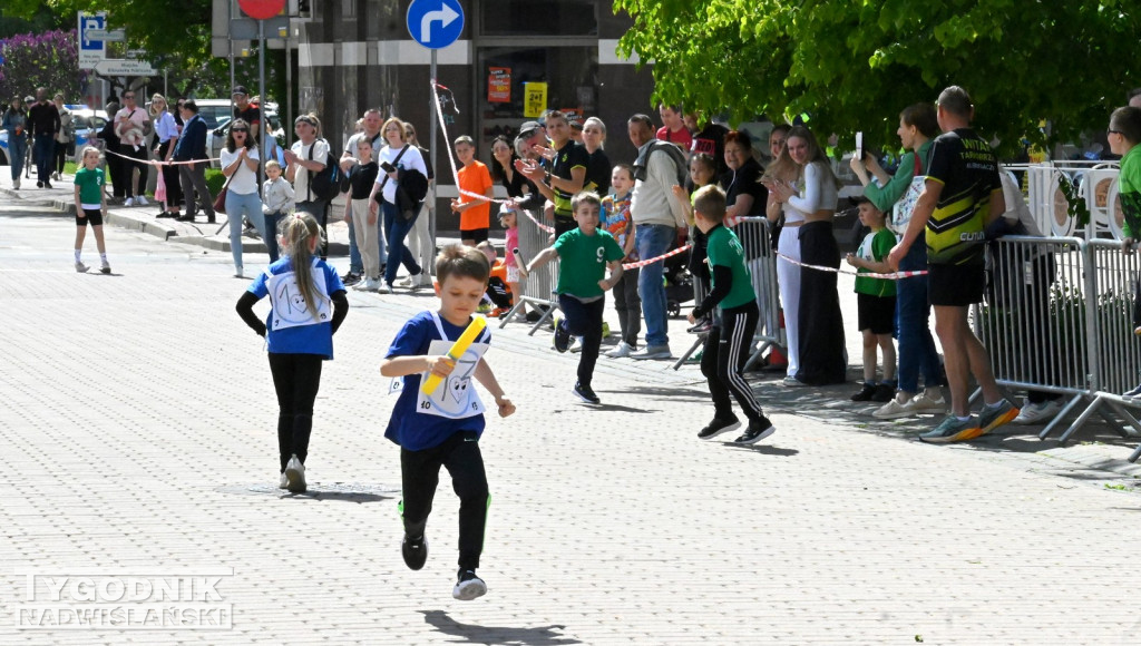 Sztafeta Przedszkolaków w czasie Biegu Siarkowca