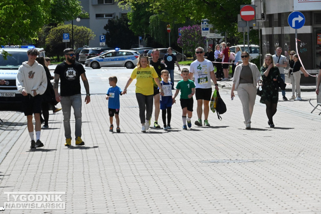 Sztafeta Przedszkolaków w czasie Biegu Siarkowca