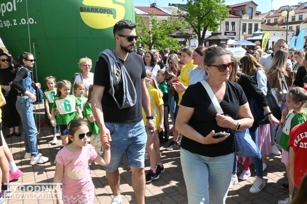 Sztafeta Przedszkolaków w czasie Biegu Siarkowca