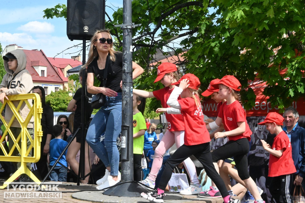 Sztafeta Przedszkolaków w czasie Biegu Siarkowca