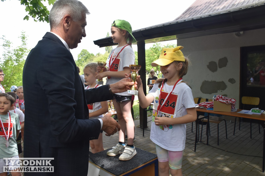 Bieg Konstytucji w Nowej Dębie