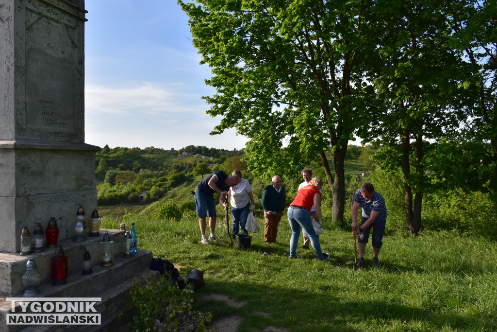 Porządkowanie wzgórza Salve Regina w Sandomierzu