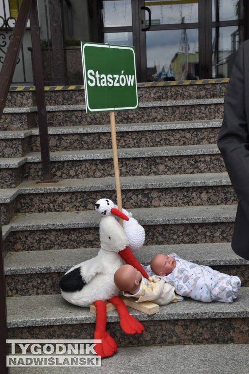 Manifestacja położnych w Staszowie