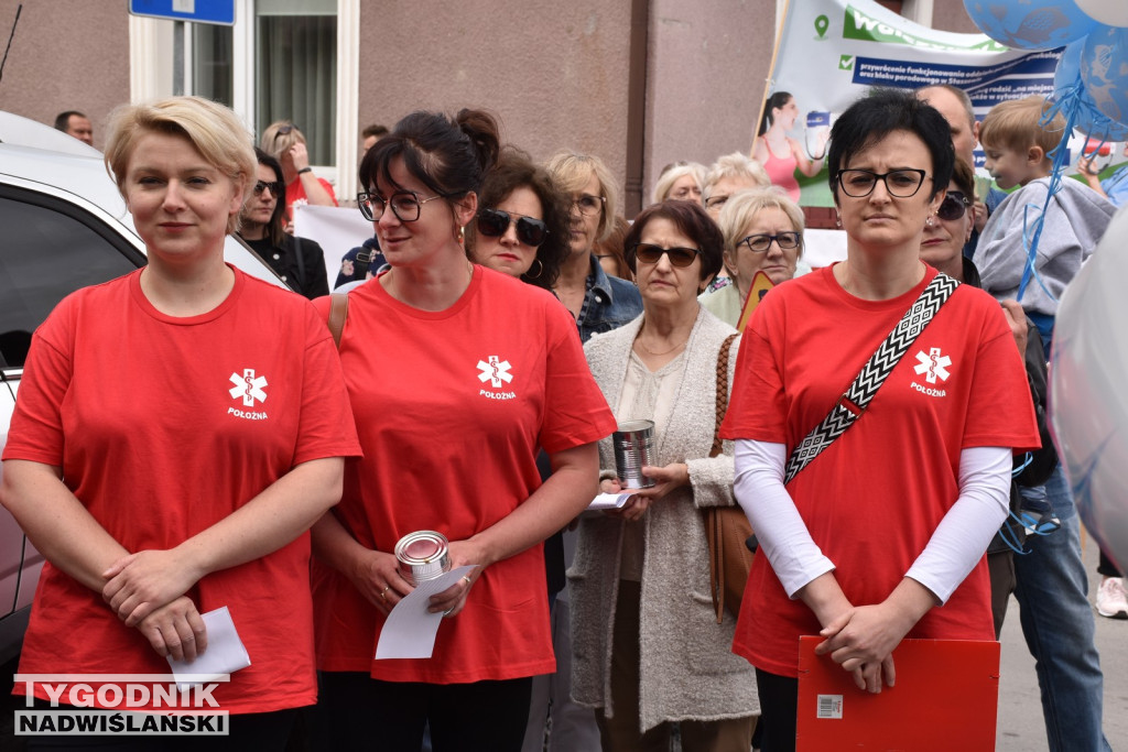 Manifestacja położnych w Staszowie