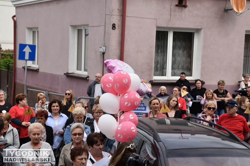 Manifestacja położnych w Staszowie