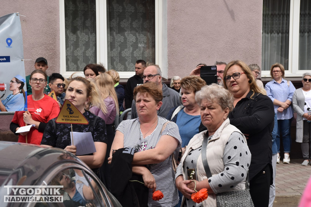 Manifestacja położnych w Staszowie