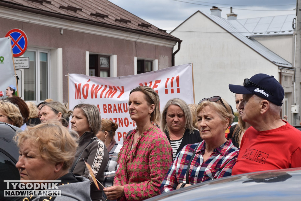 Manifestacja położnych w Staszowie